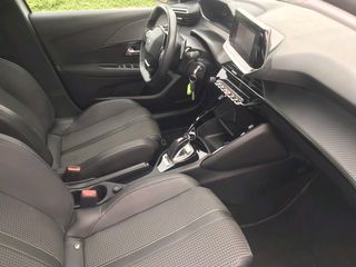 Peugeot 208 2022-thumb-10