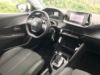 Peugeot 208 2022-thumb-11