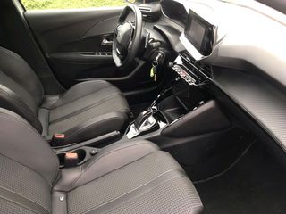 Peugeot 208 2022-thumb-15