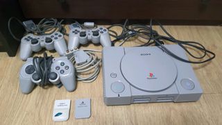Κονσόλα Playstation (PS1) με 2 μνήμες και χειριστήρια/καλώδια (ΘΕΣΣΑΛΟΝΙΚΗ)