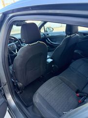 Opel Astra 2017-thumb-15