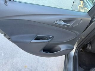 Opel Astra 2017-thumb-17