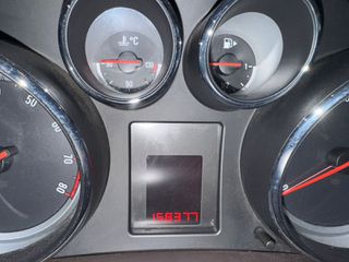 Opel Insignia 2010 STATION WAGON-thumb-13
