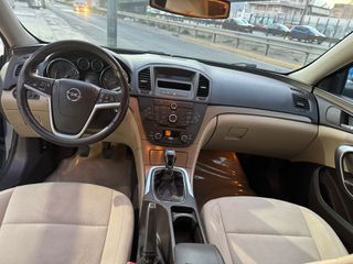 Opel Insignia 2010 STATION WAGON-thumb-17