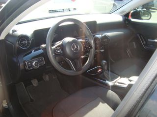 Mercedes-Benz A 160 2022-thumb-6