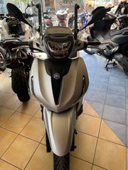 Piaggio Beverly 400 2023-thumb-2