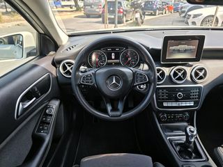 Mercedes-Benz A 180 2016 DIESEL-thumb-13