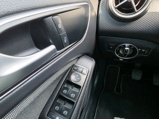 Mercedes-Benz A 180 2016 DIESEL-thumb-19