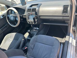 Volkswagen Polo 2002-thumb-14
