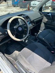 Volkswagen Polo 2002-thumb-17