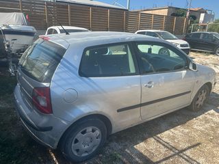 Volkswagen Polo 2002-thumb-21