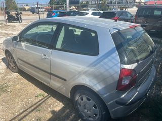 Volkswagen Polo 2002-thumb-22