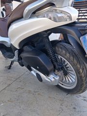 Piaggio Beverly 300 2015-thumb-2