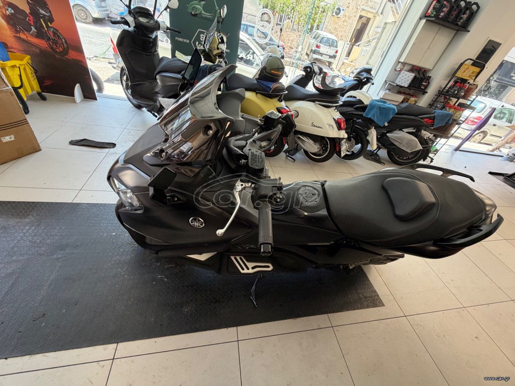 Yamaha T-MAX 560 2025 TECH MAX