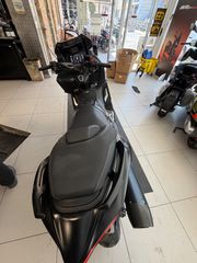 Yamaha T-MAX 560 2025 TECH MAX-thumb-1