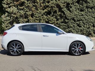Alfa Romeo Giulietta 2016 1.6 JTDM 16V VELOCE-thumb-8