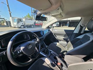 Volkswagen Polo 2018-thumb-8