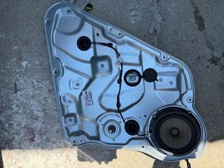 πωλείται για Kia ceed 5 πόρτο 07-08 σετ γρύλος κομπλέ με τζάμι και καπλαμά εσωτερικό πίσω δεξιά πόρτα