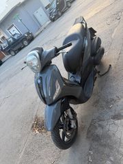 Piaggio Beverly 350 2015-thumb-2