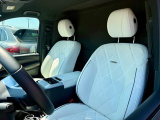 Mercedes-Benz V 300 2024 AVERS EDITION-thumb-35