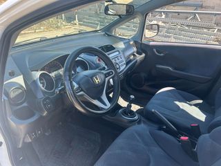 Honda Jazz 2010-thumb-9