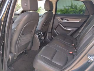 Jaguar F-Pace 2022 F-PACE P400e  AWD Hybrid-thumb-11