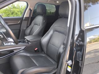 Jaguar F-Pace 2022 F-PACE P400e  AWD Hybrid-thumb-15