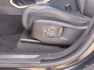 Jaguar F-Pace 2022 F-PACE P400e  AWD Hybrid-thumb-17