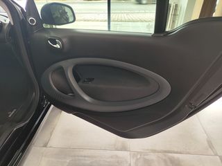 Smart ForTwo 2018 Brabus (Cabrio)-thumb-10