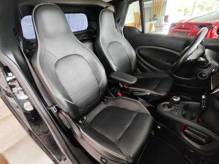 Smart ForTwo 2018 Brabus (Cabrio)-thumb-15