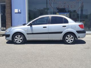 Kia Rio 2005-thumb-1