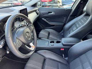 Mercedes-Benz GLA 180 2018-thumb-2