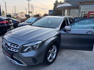 Mercedes-Benz GLA 180 2018-thumb-5