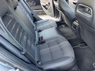 Mercedes-Benz GLA 180 2018-thumb-15