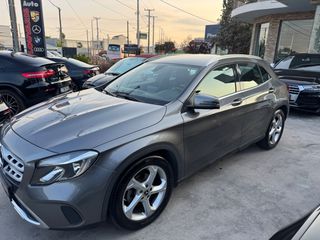 Mercedes-Benz GLA 180 2018-thumb-17
