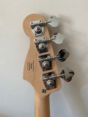 Fender Squier Affinity Precision Bass-thumb-3