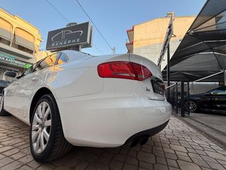 Audi A4 2011-thumb-30