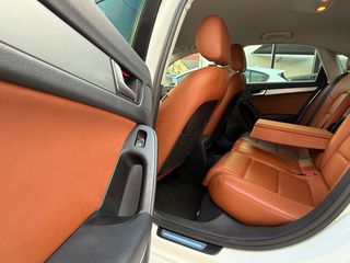 Audi A4 2011-thumb-15