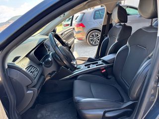 Renault Megane 2021 Plug in-thumb-8