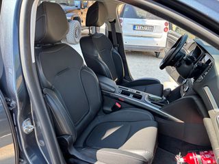 Renault Megane 2021 Plug in-thumb-9