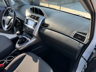 Toyota Verso 2016-thumb-38