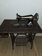 SINGER-thumb-1