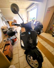 Piaggio Vespa 2019 GTS 300-thumb-1