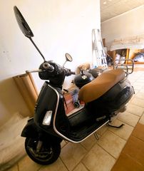 Piaggio Vespa 2019 GTS 300-thumb-3