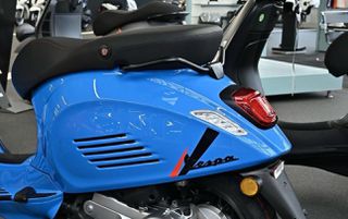 Vespa Sprint 125 2026 ΔΩΡΟ ΑΞΕΣΟΥΑΡ ΚΑΙ 30 ΑΤΟΚΕΣ-thumb-3