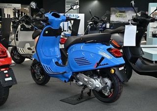Vespa Sprint 125 2026 ΔΩΡΟ ΑΞΕΣΟΥΑΡ ΚΑΙ 30 ΑΤΟΚΕΣ-thumb-9