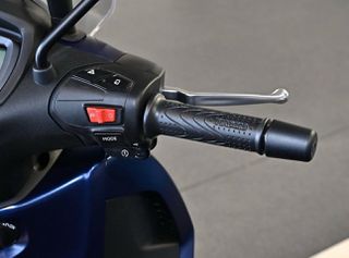 Piaggio Beverly 400 2026 S 4 ΕΤΗ ΕΓΓΥΗΣΗΣ ΝΕΟ ΧΡΩΜΑ-thumb-4