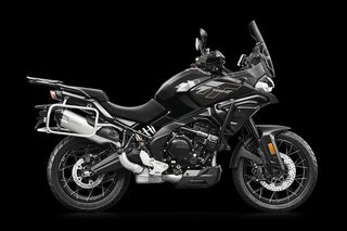 CFmoto 700 MT 2026 700MT ADV ΜΕ ΔΩΡΟ ΜΑΥΡΟ ΤΡΙΒΑΛΙΤΣΟ CRAFTED