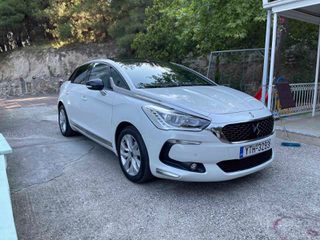 DS DS5 2017