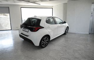 Toyota Yaris 2023 1.0 VVT-I TEAM D-thumb-4